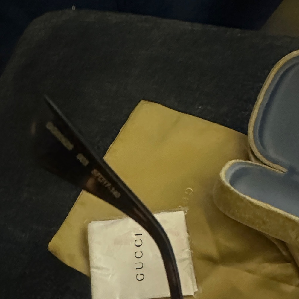Gucci Men's Black and Gold Sunglasses - Picture 3 of 5